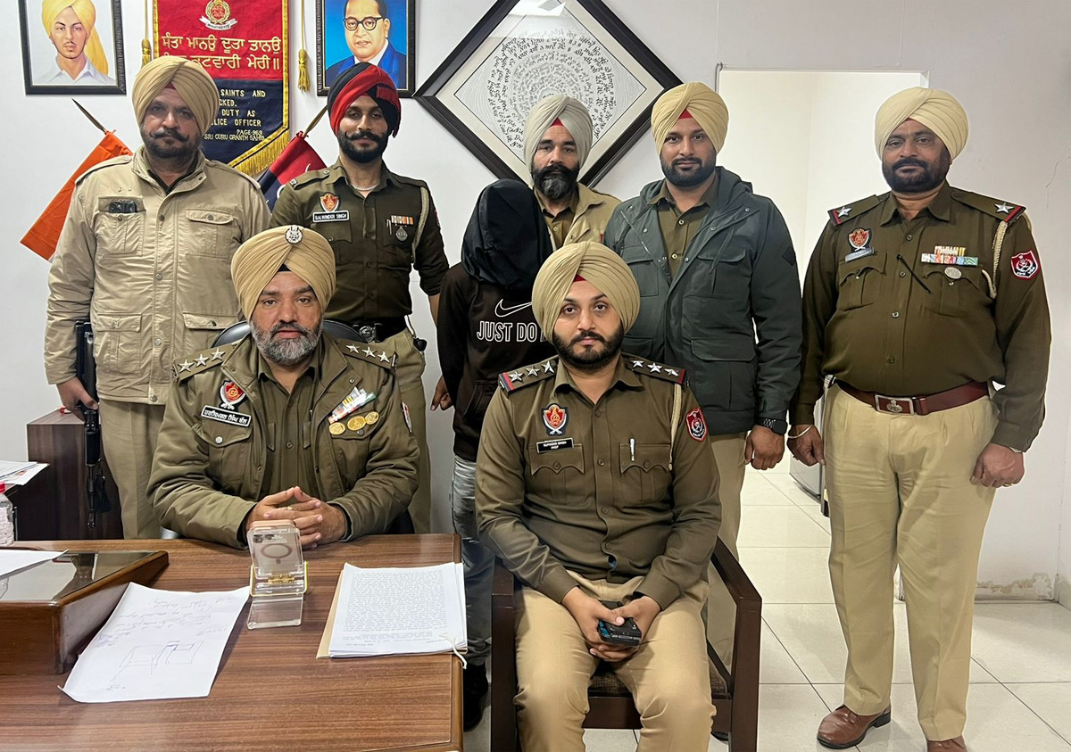 Accused who stole Rs 10 lakh 50 thousand from the house of an officer residing in Sector 68 arrested along with money